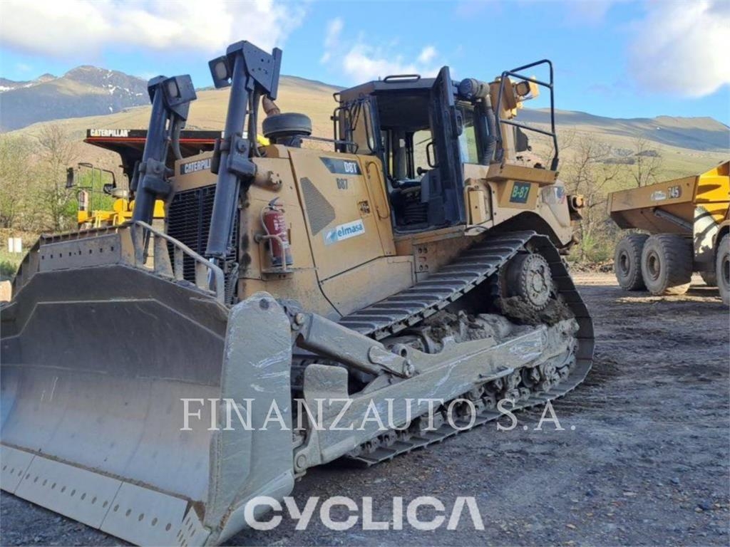 CAT D8T