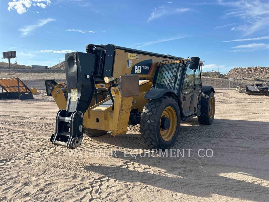 Chariot télescopique Caterpillar TL1255D — occasion 2019, 3 596 h