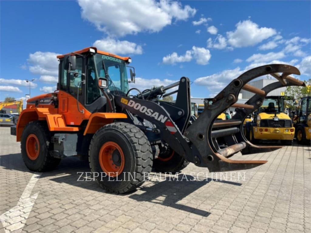 Chargeuse sur pneus Doosan DL250-5 — occasion 2018, 5 548 h