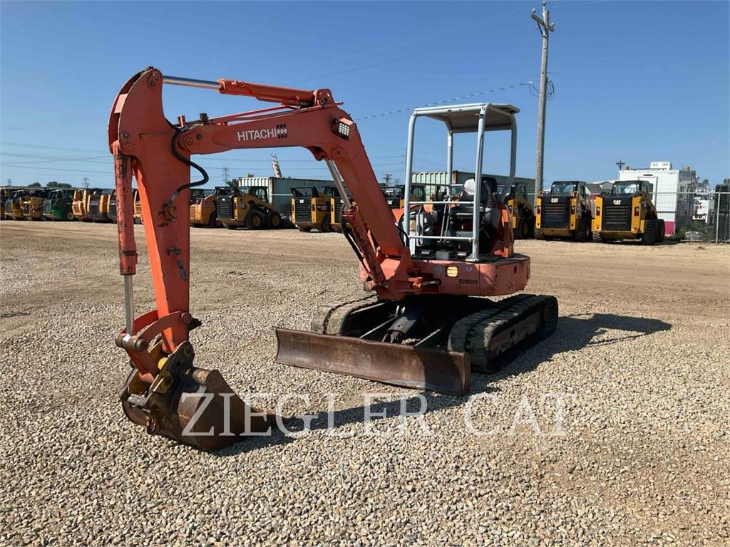 Pelle sur chenilles Hitachi EX50U — occasion 2001, 3 637 h