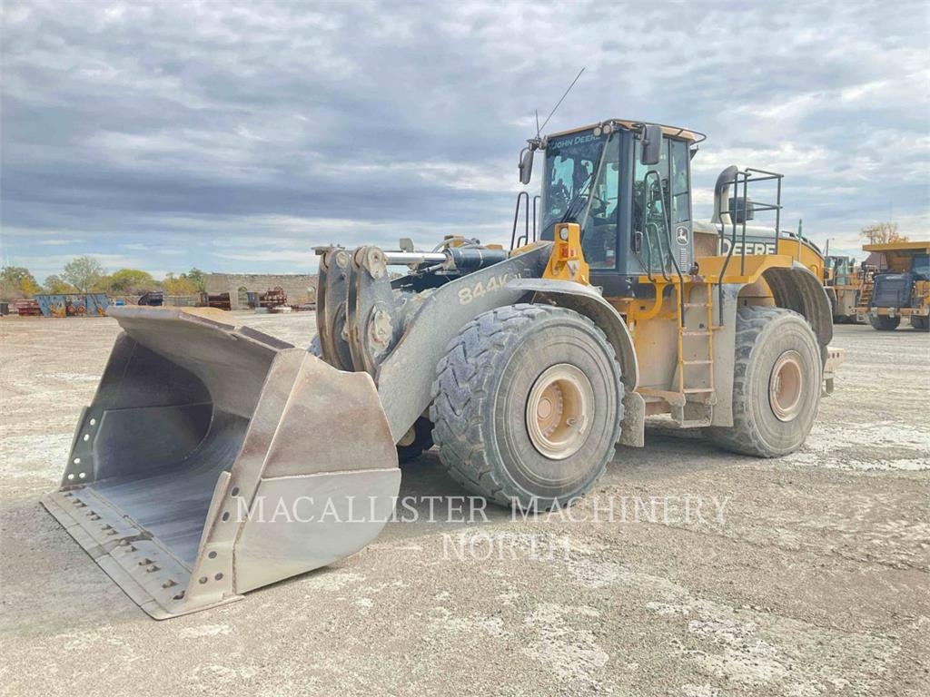John Deere 844KII