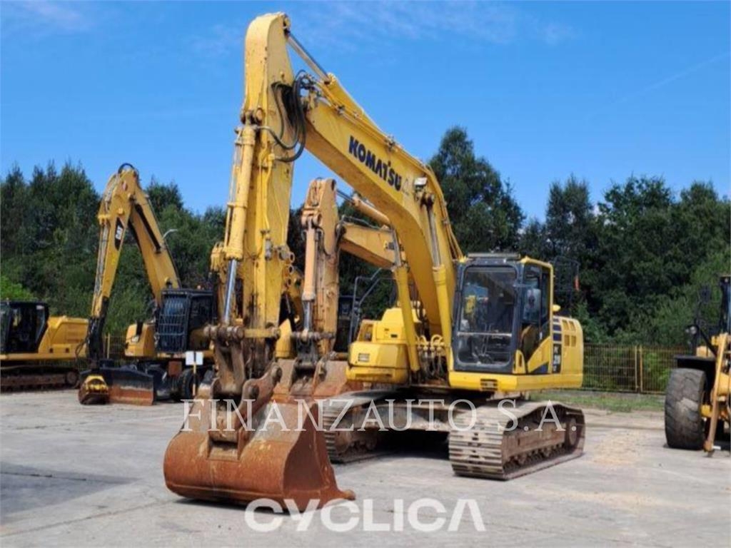 Komatsu PC210