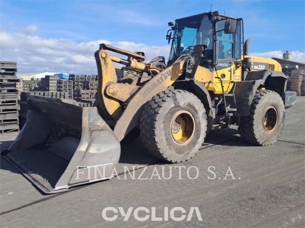 Komatsu WA320-7