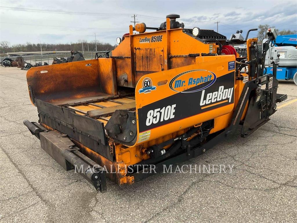 Finisseur LeeBoy 8510 — occasion 2025, 384 h