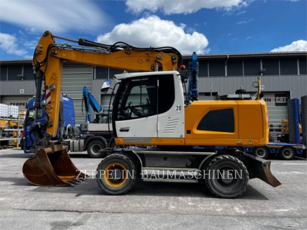 Pelle sur pneus Liebherr A920 — occasion 2019, 12 331 h
