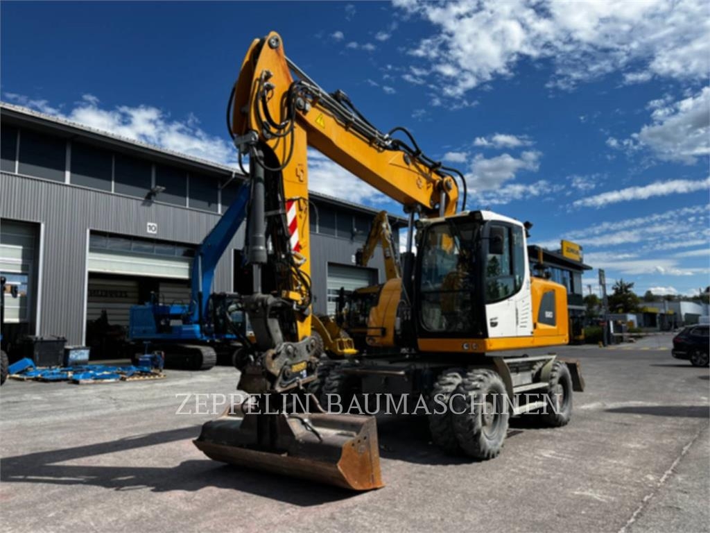 Pelle sur pneus Liebherr A920 — occasion 2018, 10 870 h