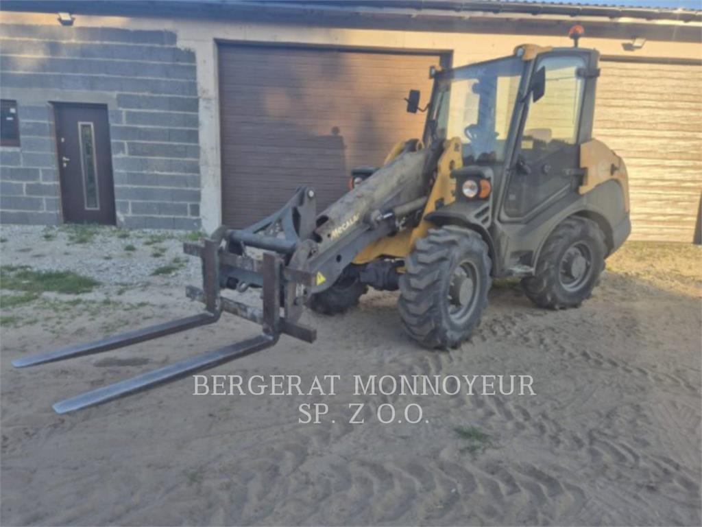 Mecalac AX700
