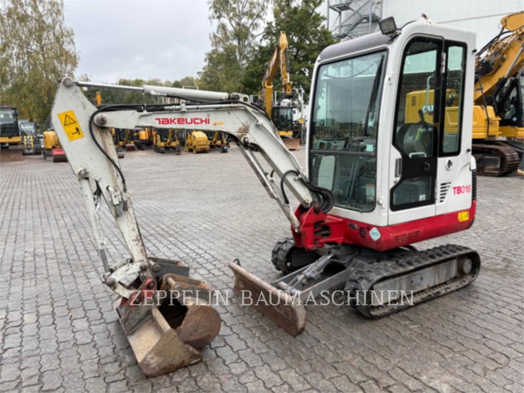Pelle sur chenilles Takeuchi TB016 — occasion 2012, 2 283 h
