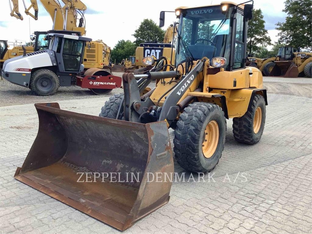 Chargeuse sur pneus Volvo L30G — occasion 2016, 2 971 h
