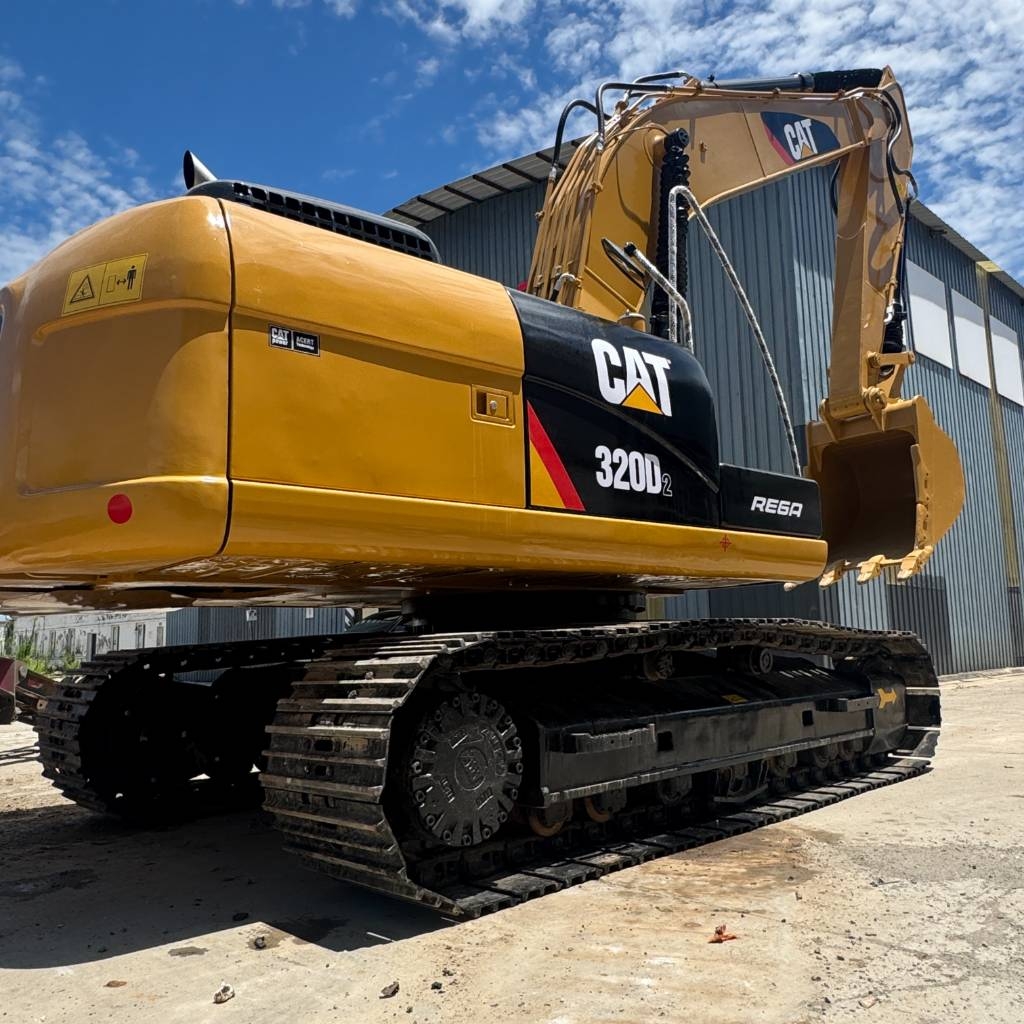 Pelle sur chenilles Caterpillar 320D2L — occasion 2024, 710 h