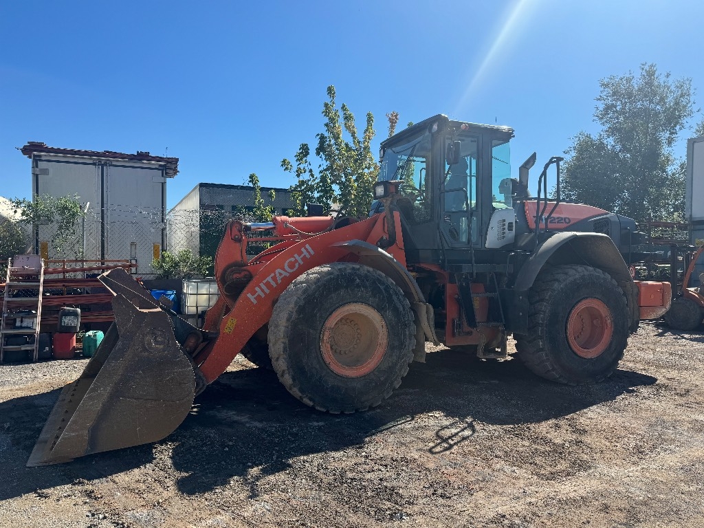 Hitachi ZW 220-3