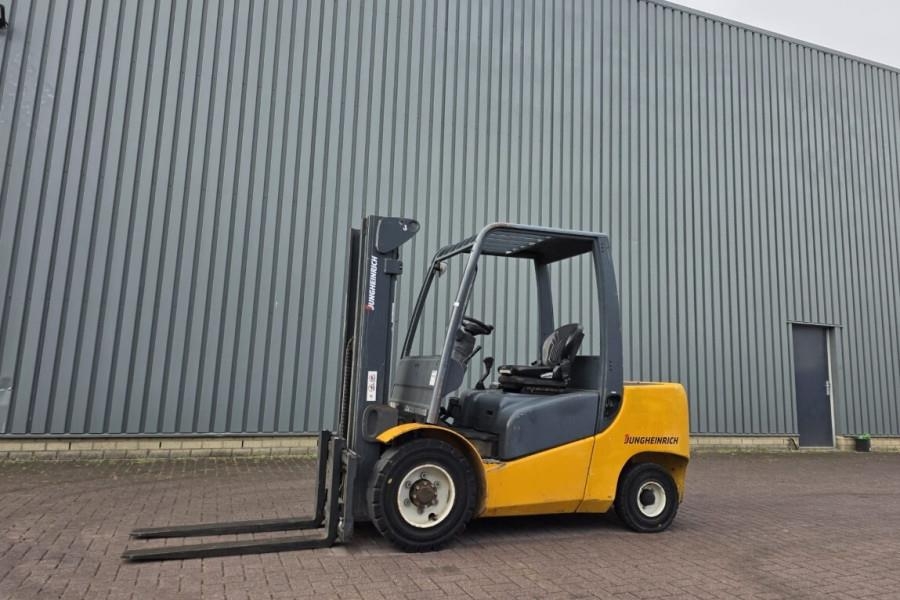 Jungheinrich DFG435 Diesel, 3.5t Capacity, Triplex 4550mm, Free