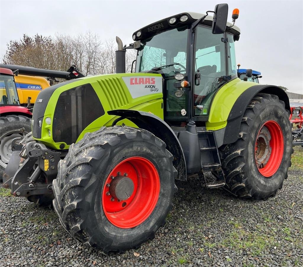 Axion 840