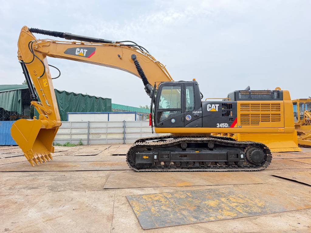 Pelle sur chenilles Caterpillar 345 DL — occasion 2022