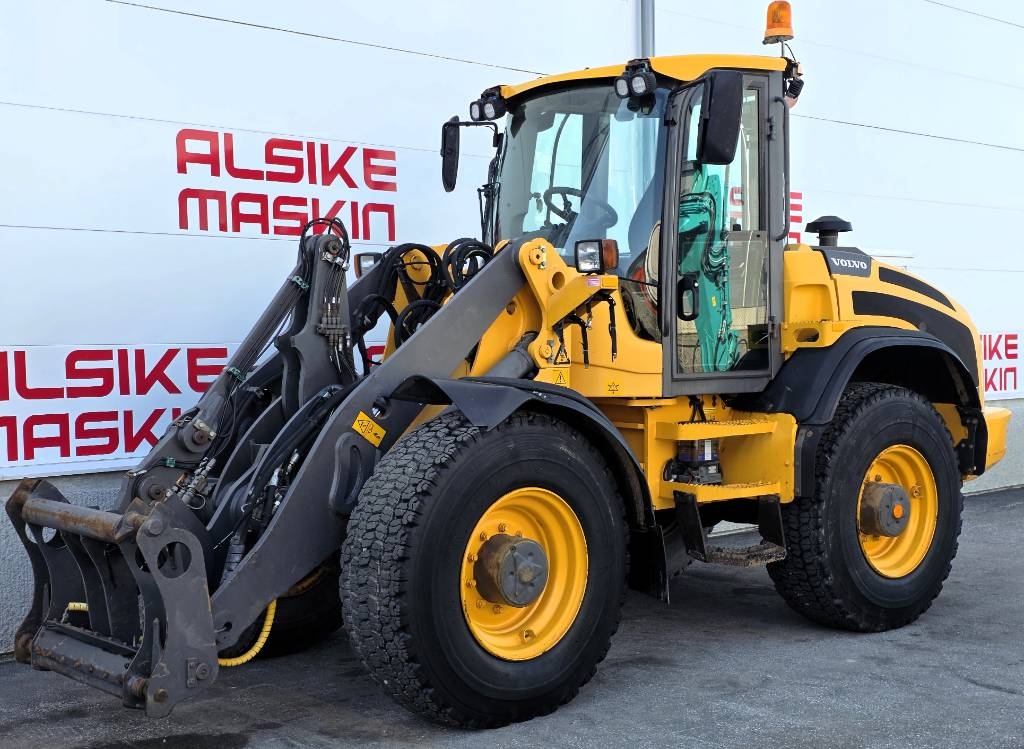 Volvo L 45 FS , Vikplog, Sandspridare