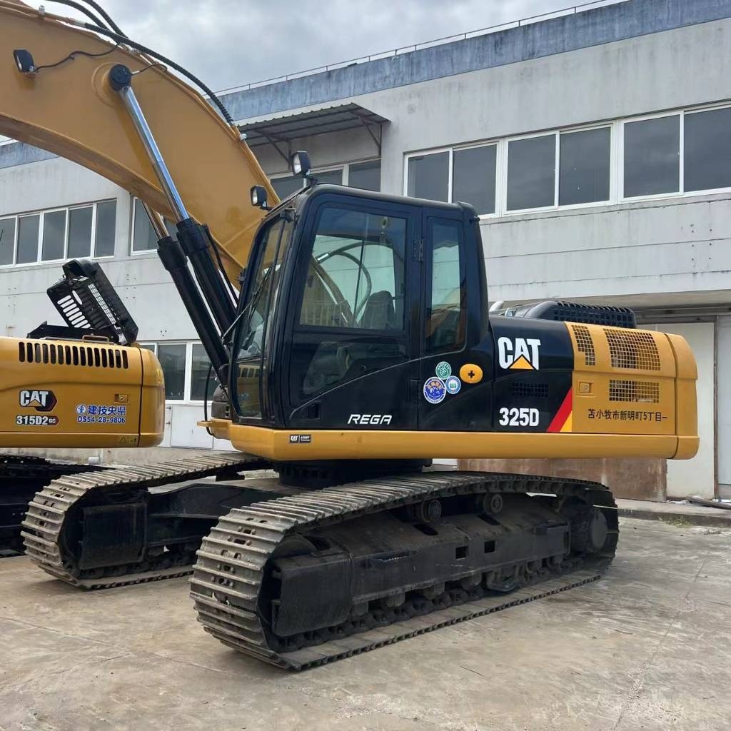 CAT 325D