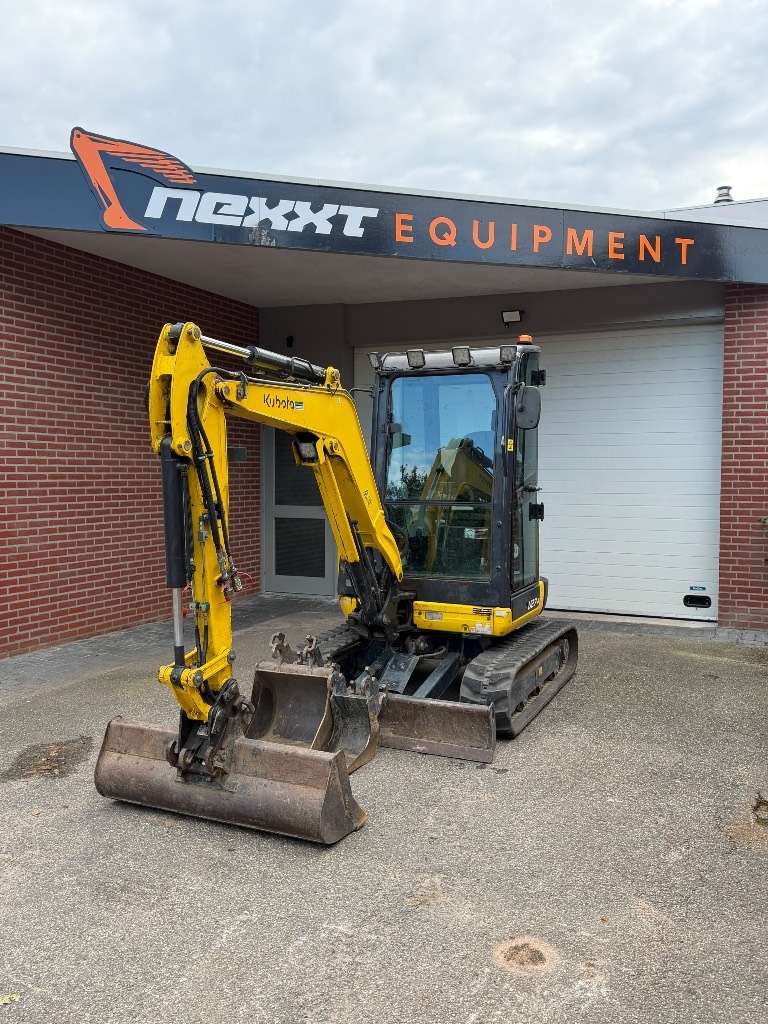 Kubota U 27-4