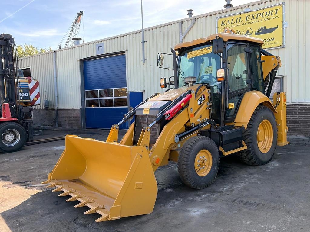CAT 424 Backhoe Loader - Rock Bucket With Teeth - Side