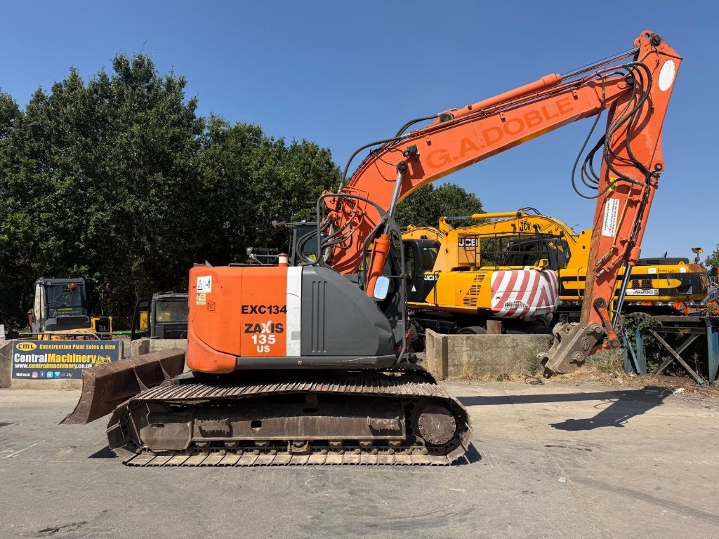Hitachi ZX 135 US-3