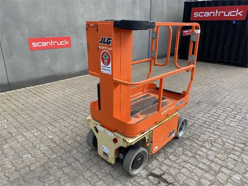 JLG 1230ES