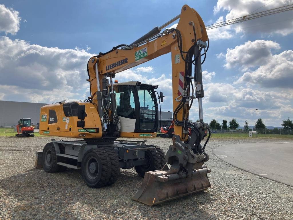 Pelle sur pneus Liebherr A 920 Litronic — occasion 2022, 1 610 h