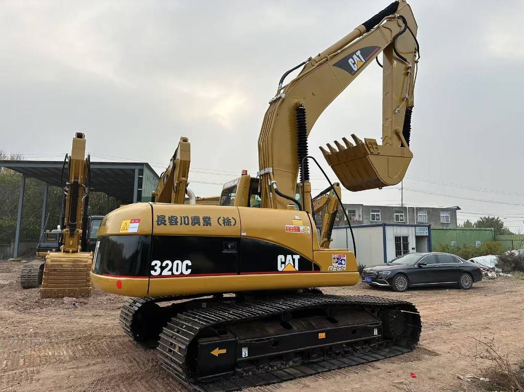 Pelle sur chenilles Caterpillar 320C — occasion 2017, 2 550 h