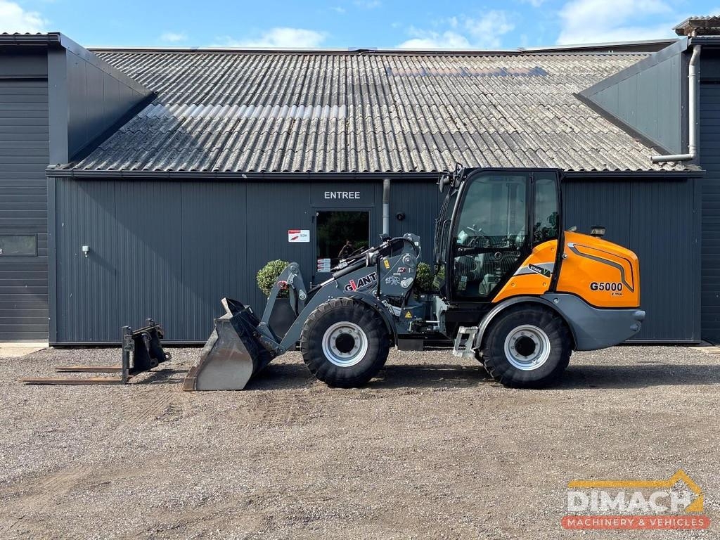 GiANT G5000 X-TRA 4x4 - Stage V - bucket and pallet fork