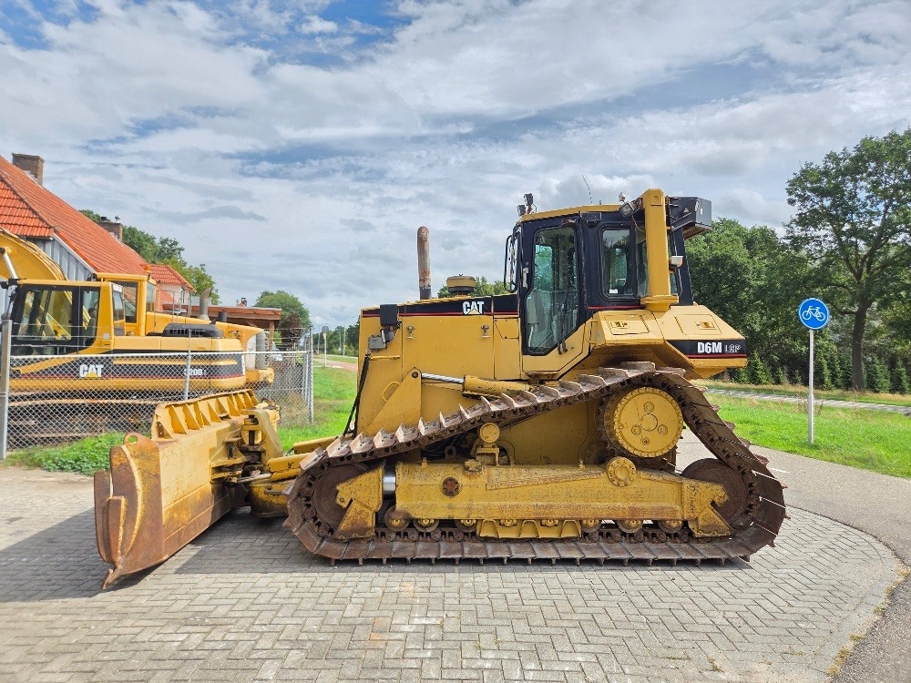Bulldozer Caterpillar D6M LGP — occasion 2000, 11 252 h