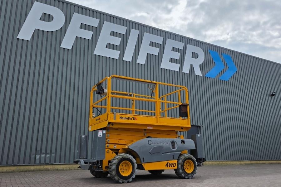 Nacelle à ciseaux Haulotte Compact 12DX Diesel, 4x4 Drive, 12m Working Height — occasion 2018, 1 061 h