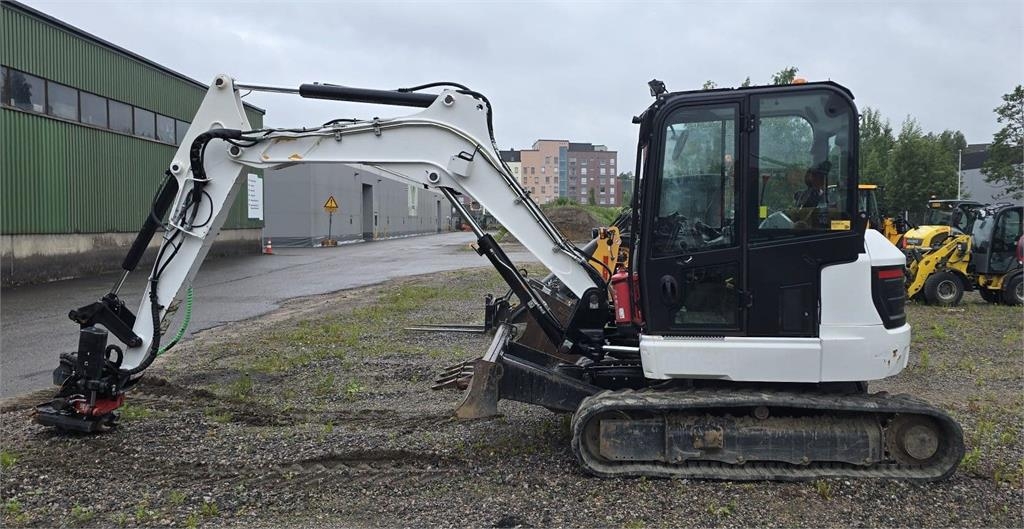 JCB 65R-1
