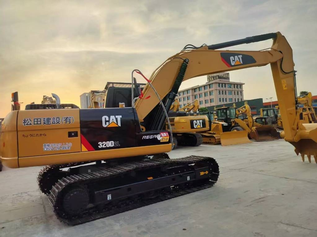 CAT 320