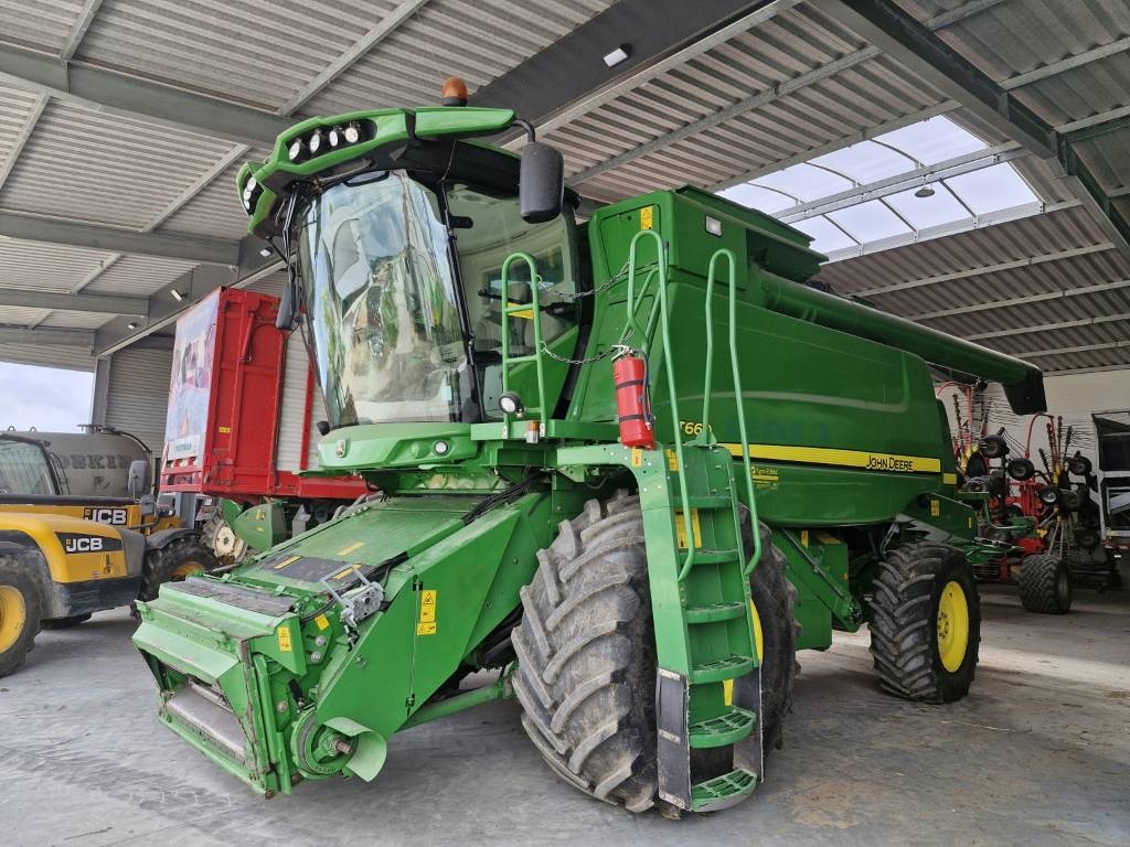 John Deere T 660