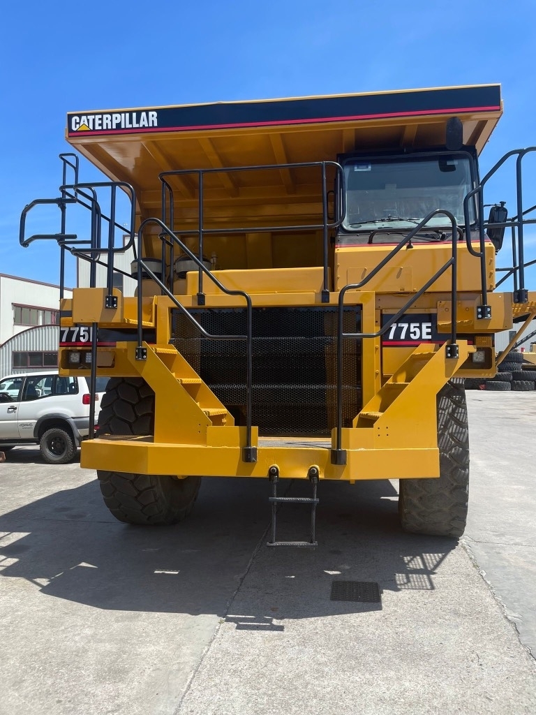 CAT Dumper 775E