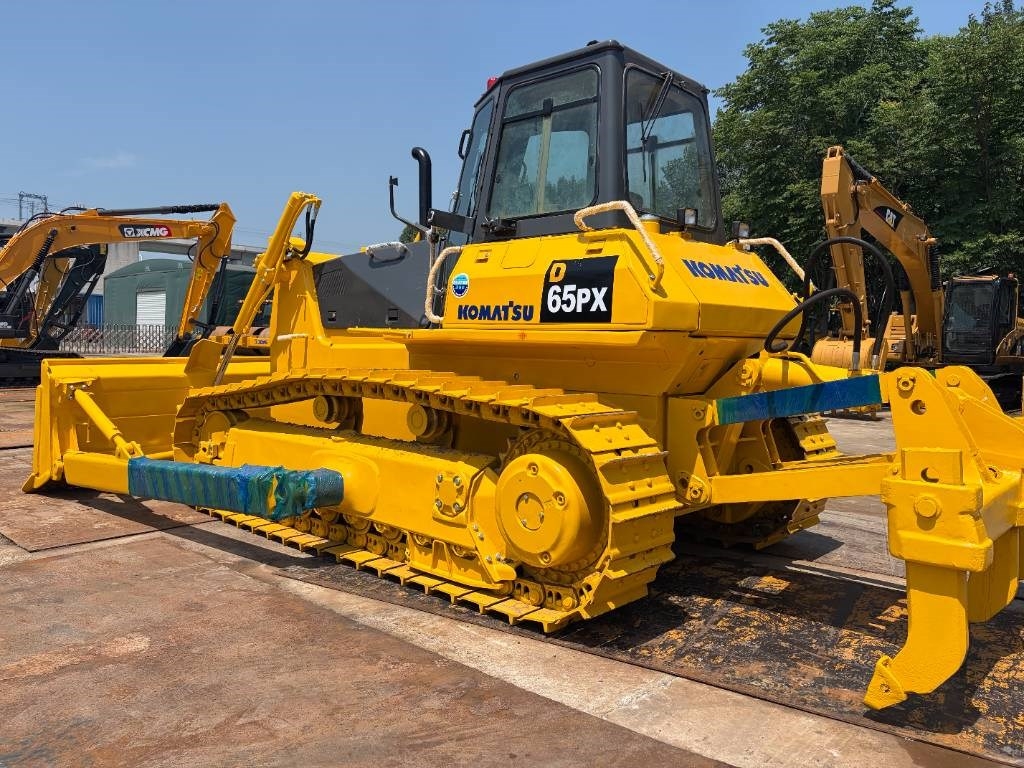 Bulldozer Komatsu D 65 PX — occasion 2019, 3 350 h