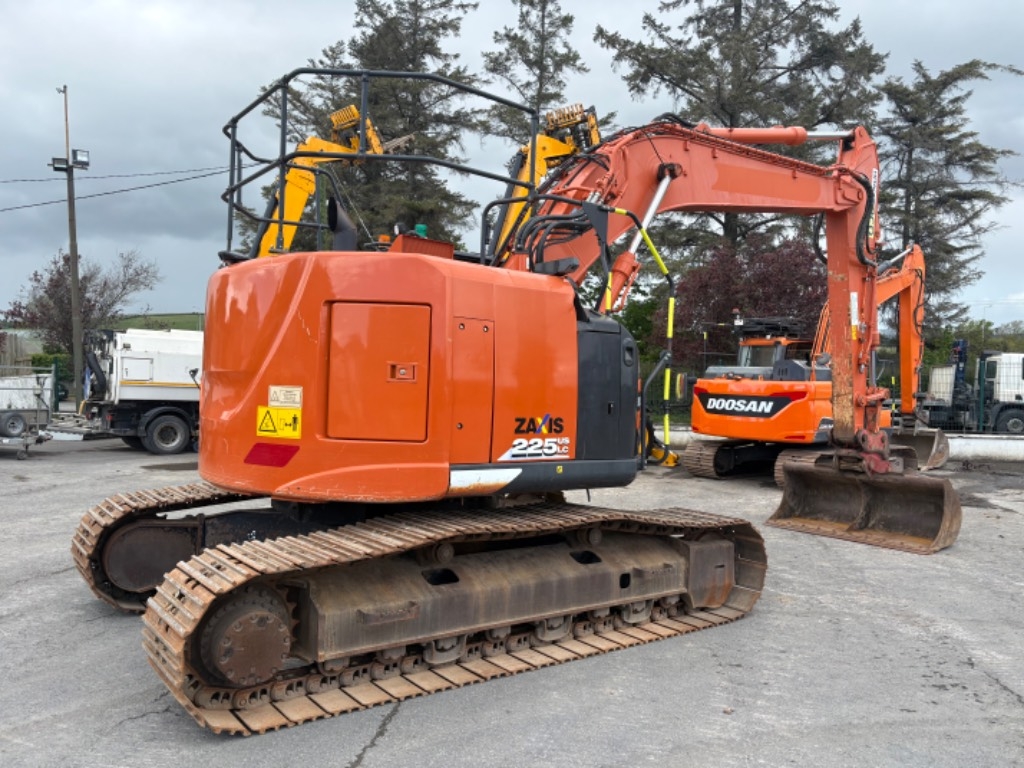 Hitachi ZX 225 US LC-6