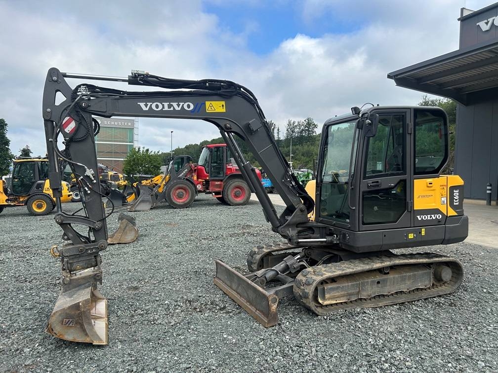 Mini-pelle Volvo EC 60 E — occasion 2023, 1 102 h