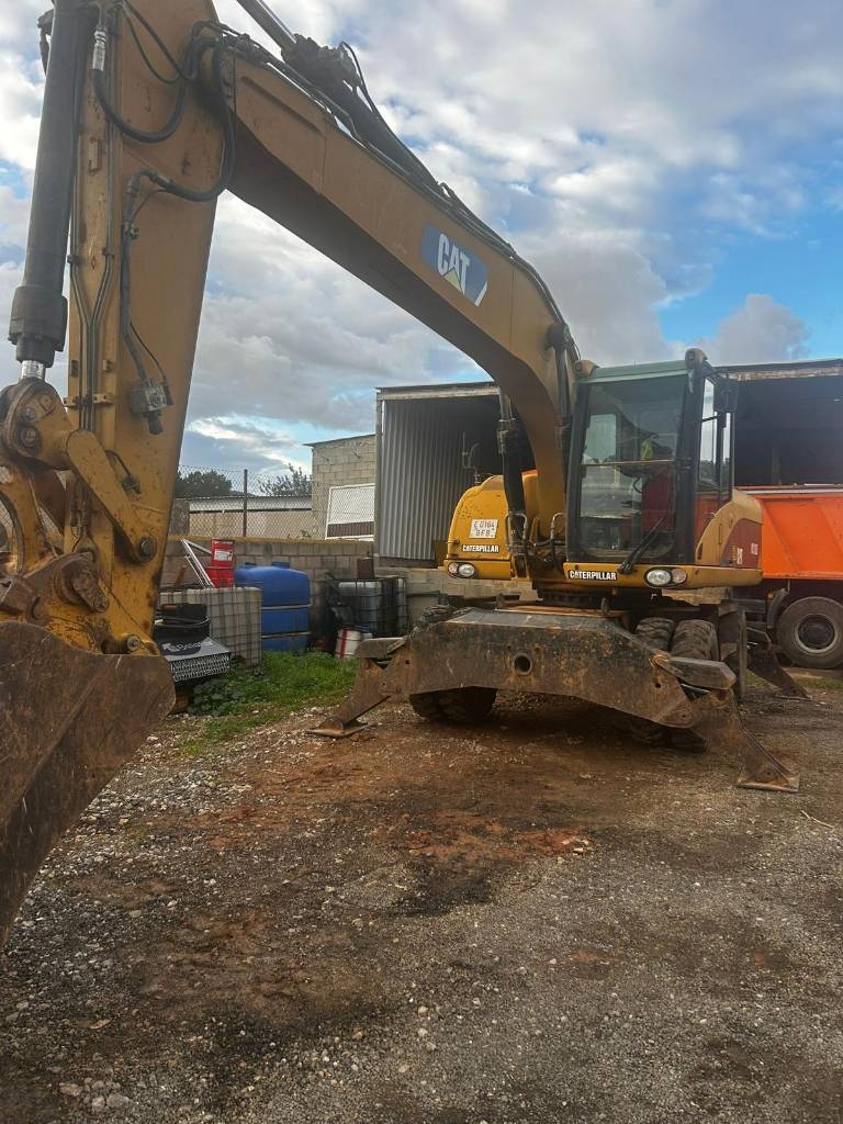 CAT 318
