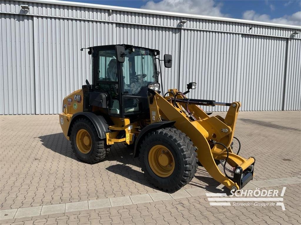 Chargeuse sur pneus Caterpillar 908 — occasion 2024