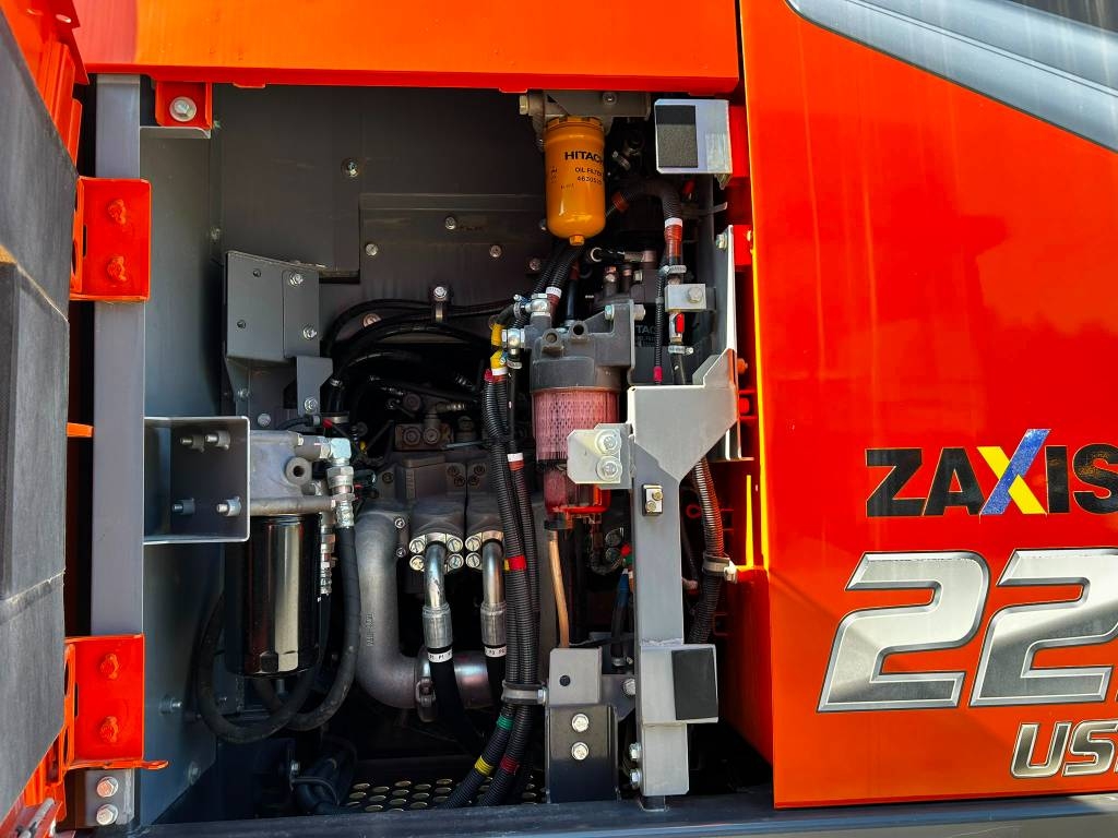 Hitachi ZX 225USR LC-7 /3D, rotoinclinación, grasa, calentador. kuva 10