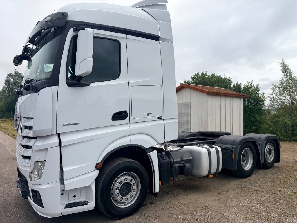 Mercedes-Benz Actros 2545