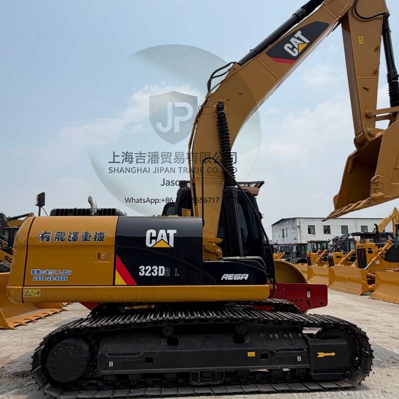 CAT 323 D