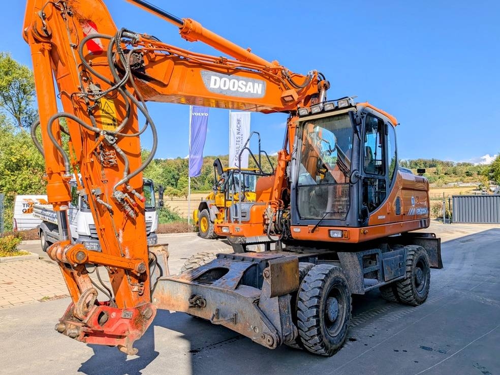 Doosan DX 210 W