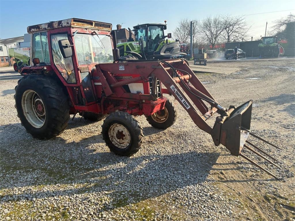 Case IH 574 C/W QUICKIE 3200 FRONT LOADER