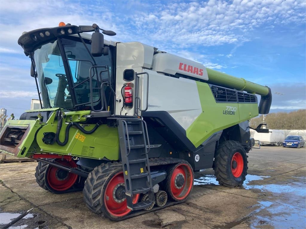 CLAAS LEXION 7700 TERRA TRAC