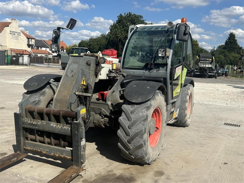 CLAAS SCORPION 7055