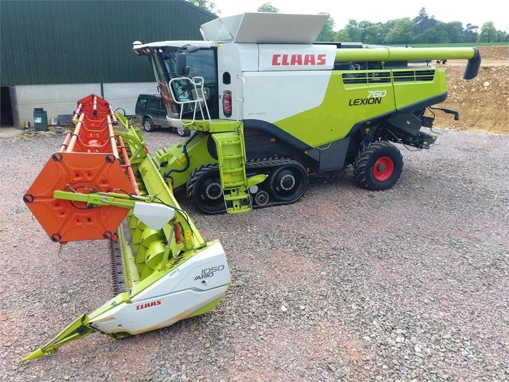 CLAAS USED 2015 LEXION 760TT C/W V1050 VARIO CUTTERBAR (