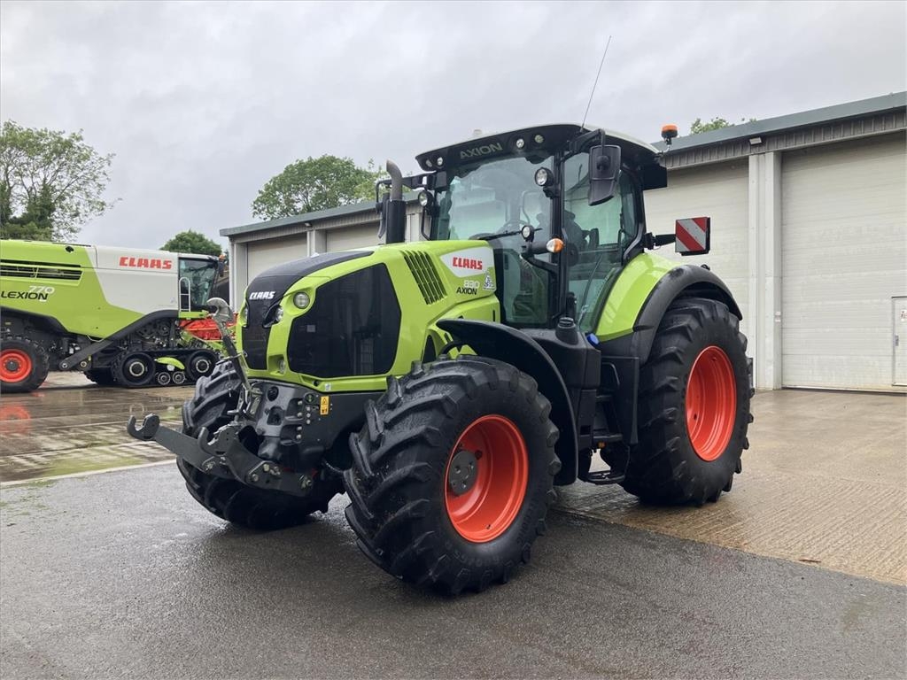 CLAAS AXION 830