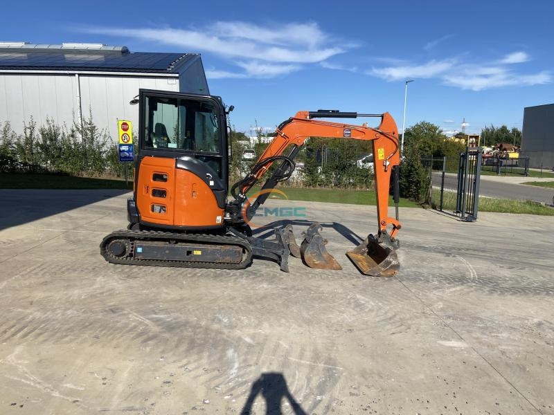 Hitachi ZX336