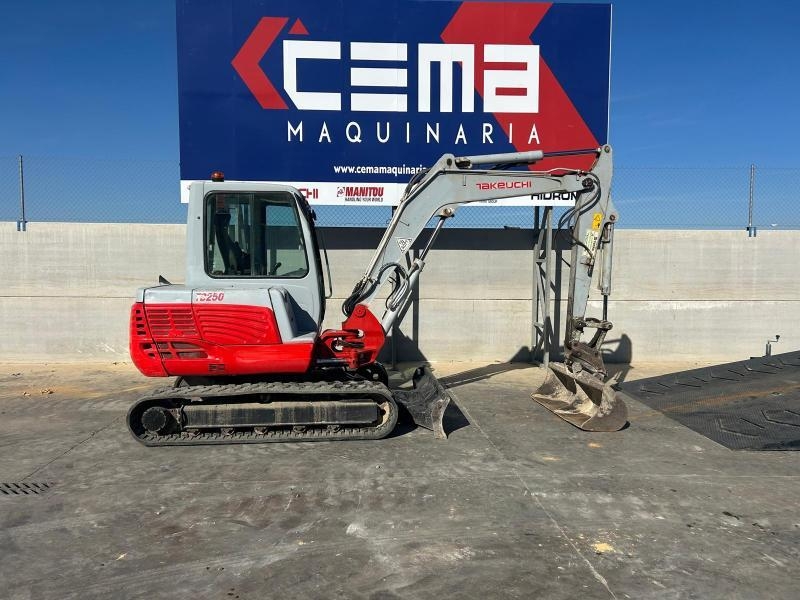 Mini-pelle Takeuchi TB 250 — occasion 2016, 7 256 h