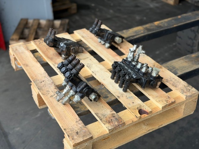 Terex Pegson HYDRO-CONTROL 4 HYDRAULIC VALVE BLOCK